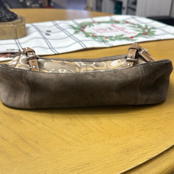 Coach Brown and Tan Signature Shoulder Bag - Picture 6 of 8